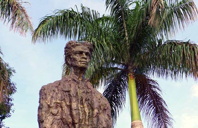 Escultura de Mariana Grajales en el cementerio Santa Ifigenia de Santiago de Cuba Escultura de Mariana Grajales en el cementerio Santa Ifigenia de Santiago de Cuba