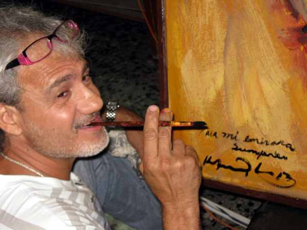 kamyl-bullaudy-rodriguez-dedica-pintura-a-enciclopedia-foto-lizandra-amat kamyl-bullaudy-rodriguez-dedica-pintura-a-enciclopedia-foto-lizandra-amat
