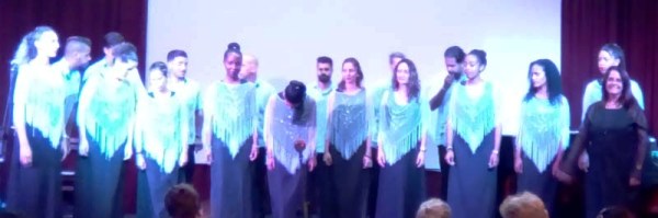 Schola Cantorum Coralina . Foto de la Autora. La dicha de disfrutar la vida a través de la música coral y de concierto