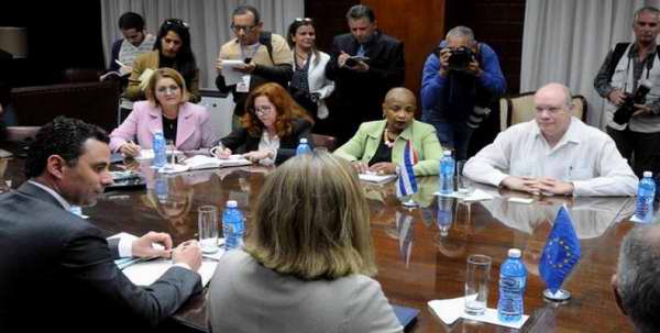 Recibe Rodrigo Malmierca a Canciller de la Unión Europea Federica Mogherini Recibe Rodrigo Malmierca a Canciller de la Unión Europea Federica Mogherini