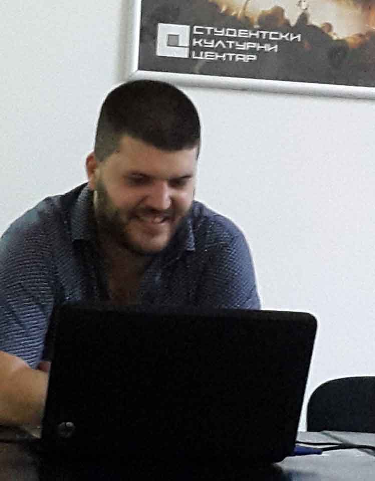 El joven osta Ristic realizó el filme Dos Patrias El joven cineasta serbio Kosta Ristic realizó el filme Dos Patrias