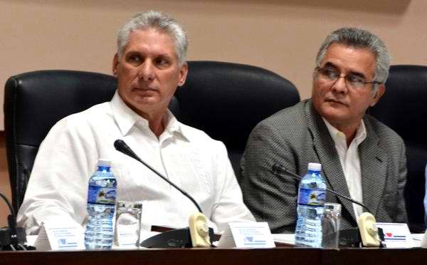 Asiste Miguel Díaz-Canel a clausura de simposio sobre la Revolución cubana Foto: ACN Asiste Miguel Díaz-Canel a clausura de simposio sobre la Revolución cubana Foto: ACN
