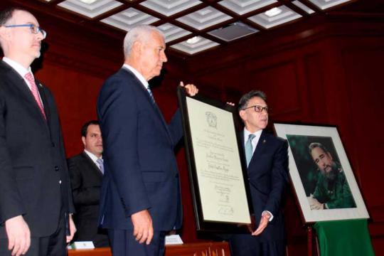 Universidad mexicana confiere Honoris Causa a Fidel Castro Universidad mexicana confiere Honoris Causa a Fidel Castro
