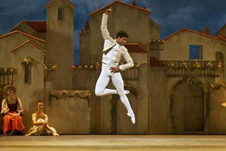 Confieren al bailarín Carlos Acosta Premio Dance Magazine en EE.UU. Confieren al bailarín Carlos Acosta Premio Dance Magazine en EE.UU.