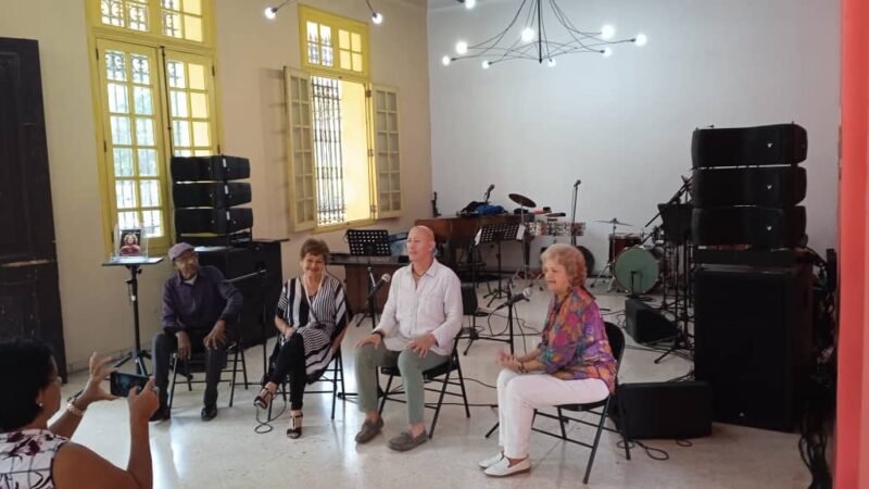 Testimonials About Rosa Fornés in a Book by Ediciones EnVivo