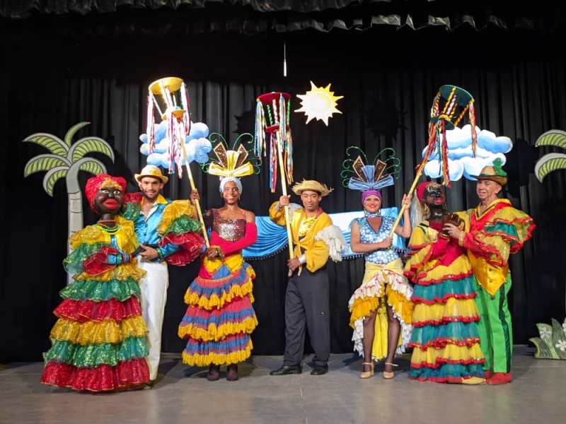 Hilos Mágicos Puppet Company premieres show on national tour