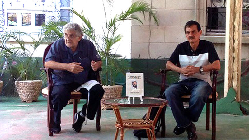 Philatelic books on José Martí and Che Guevara to be presented