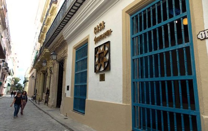 Ecuadorian hats and a collective exhibition dedicated to Servando Cabrera to display in Havana halls