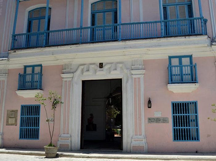 Exhibitions in galleries in the capital of Havana