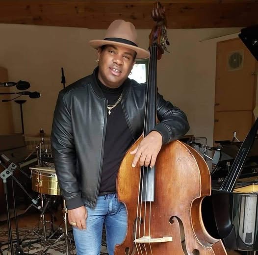 Lejos de Casa, the new single by Maikel Dinza