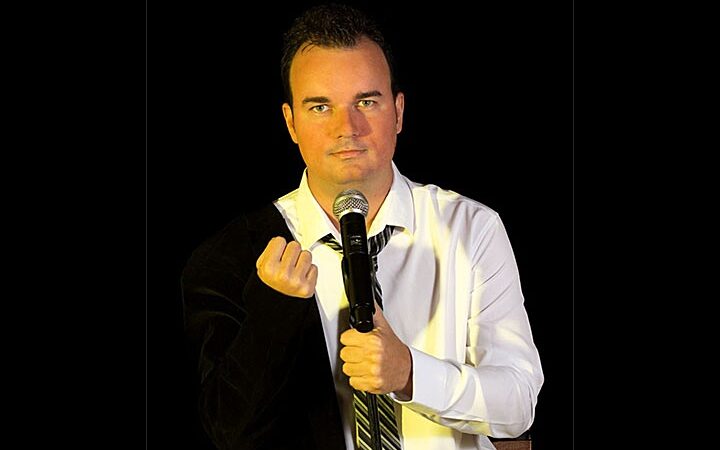 Cuban Singer Claudio Rodríguez Wins Award in Europe