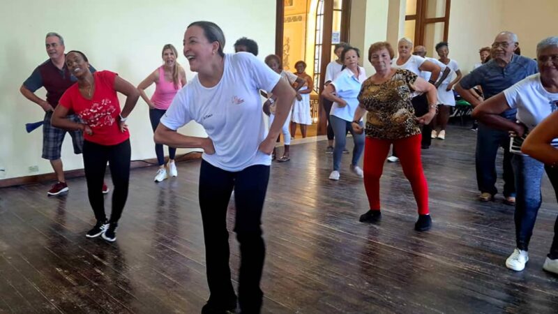 Lizt Alfonso Dance Cuba Turns Bailar no tiene edad into a Weekly Invitation