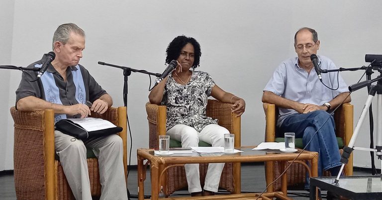 Continúan las actividades por los 60 años de la novela El siglo de las luces