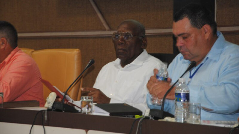 Debaten diputados dictamen del Proyecto de Ley de la Ganadería