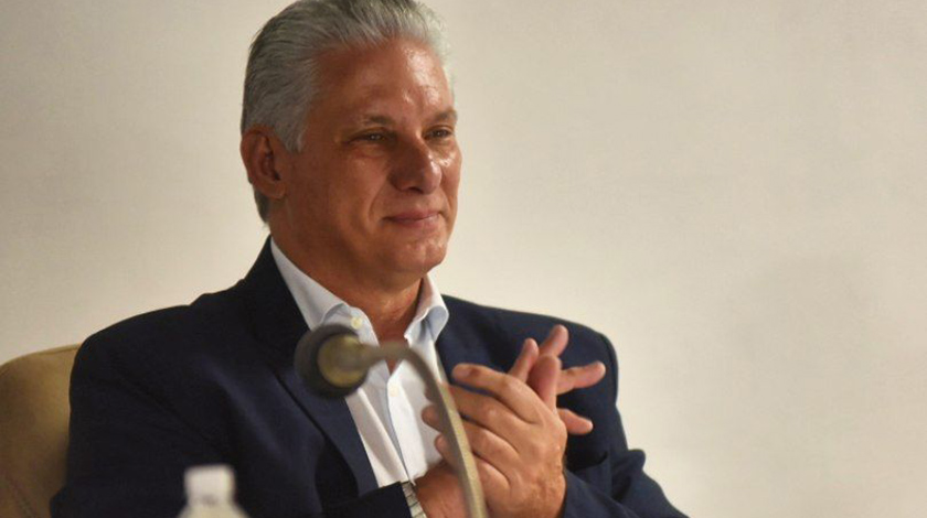 Presidente cubano en comisión parlamentaria de Asuntos Económicos