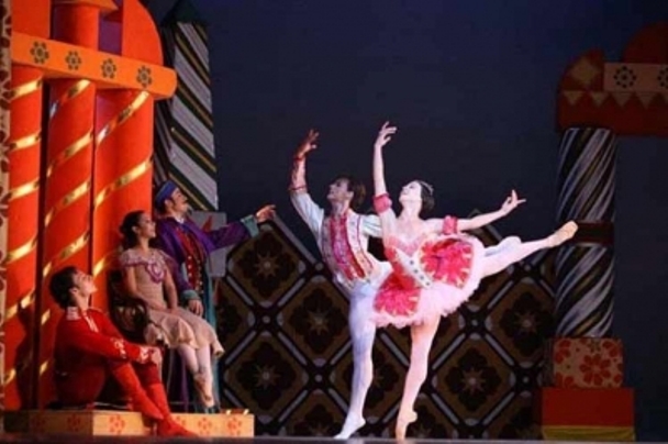 Interpretan jóvenes cubanos en Costa Rica el ballet Cascanueces