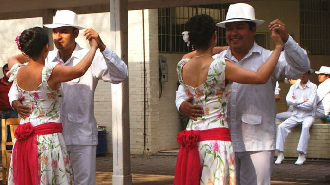 Bailables en Cuba al ritmo del danzón
