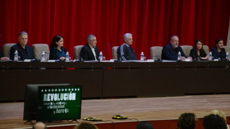 Participa presidente cubano en acto por X aniversario de Biocubafarma