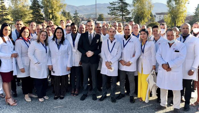 Médicos cubanos en Italia ayudan al sistema sanitario de Calabria