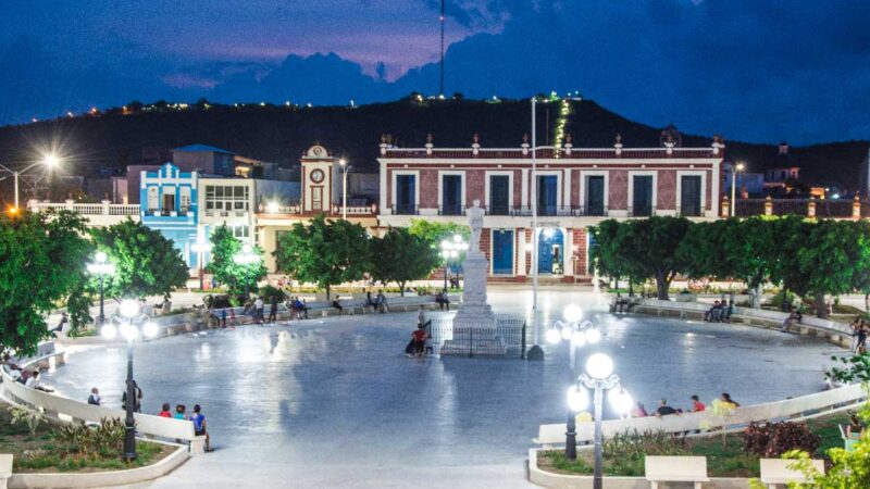 Celebran en Holguín Jornada Aniversario 64 de la Revolución