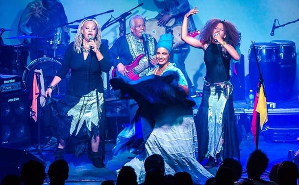 Grupo Síntesis a concierto en el Centro Histórico de La Habana