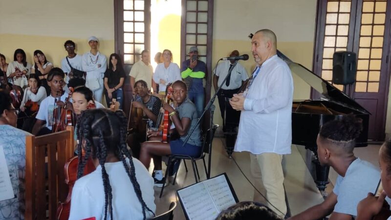 Nachito Herrera y su emotivo encuentro con estudiantes del Conservatorio Amadeo Roldán (+Fotos)