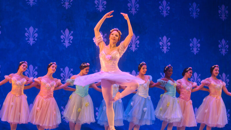 Toda la magia de la danza para la Revolución (+Fotos)