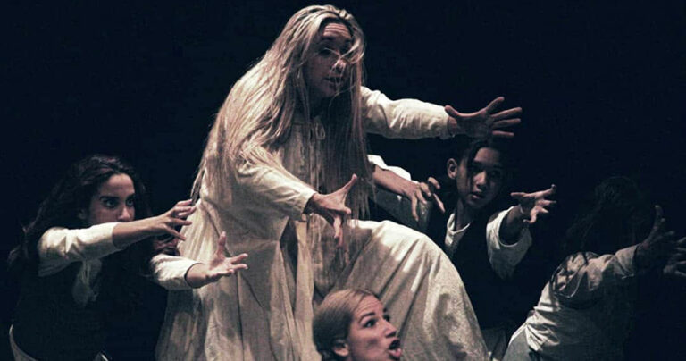 Compañía Hubert de Blanck retoma obra de teatro Las brujas de Salem