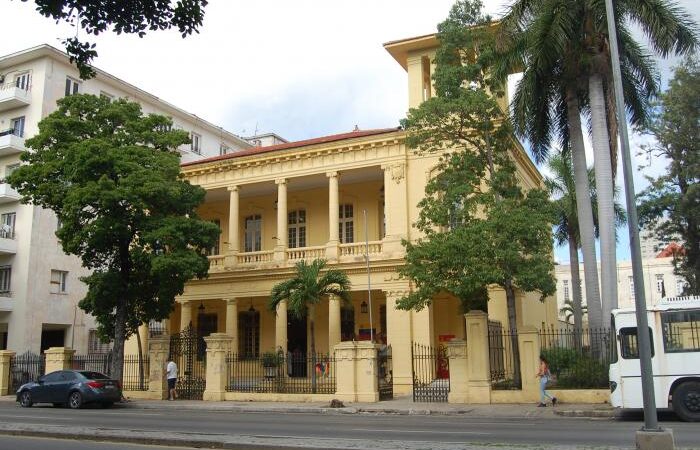 Tributo a Bolívar y a Martí en la Casa del Alba cultural