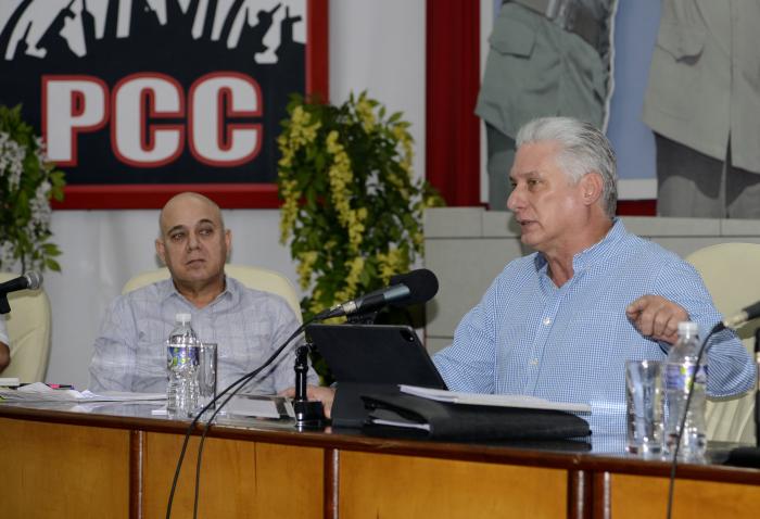 Díaz-Canel: «Juntos vamos a levantar el país»