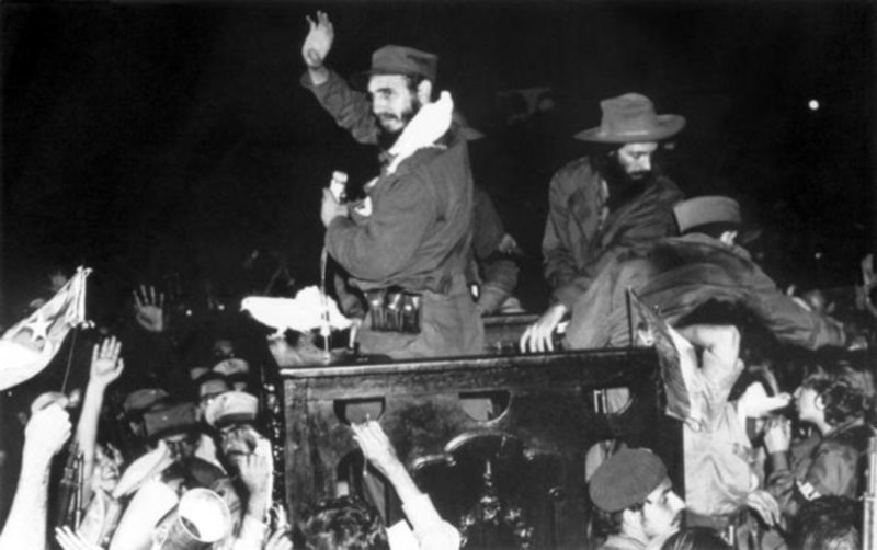 Fidel Castro se dirige al pueblo habanero desde el antiguo campamento militar de Columbia, hoy convertido en Ciudad Escolar Libertad (Foto: Archivo)