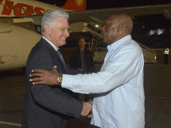 Regresó Díaz-Canel a la Patria tras participar en cumbre de la Celac