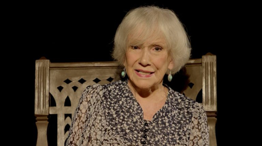 Verónica Lynn en el centro de Jornada de Teatro Villanueva 2023