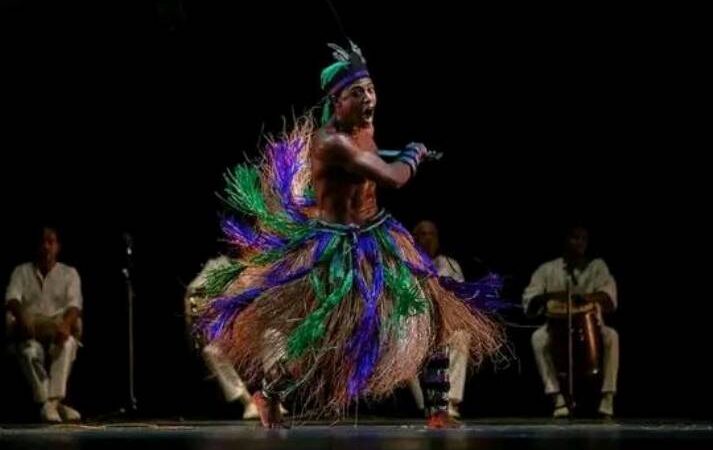 Actuaciones del Conjunto Folklórico Nacional de Cuba en Teatro de Variedades América