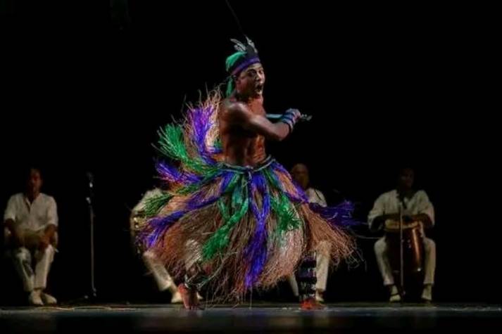 Actuaciones del Conjunto Folklórico Nacional de Cuba en Teatro de Variedades América