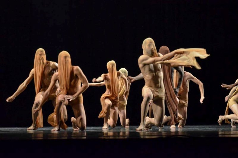 Presenta Danza Contemporánea de Cuba clase a telón abierto