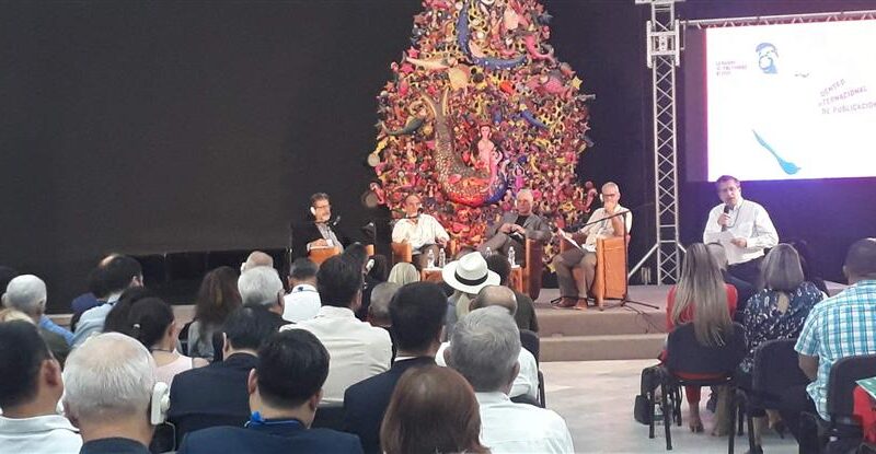 Asiste presidente de Cuba a Encuentro de Publicaciones de Izquierda