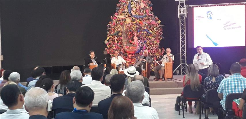 Asiste presidente de Cuba a Encuentro de Publicaciones de Izquierda