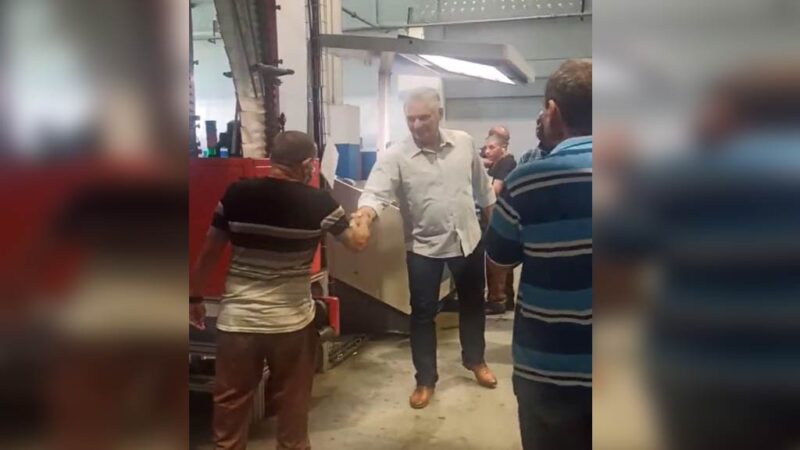 Díaz-Canel calificó de héroes a trabajadores de poligráfico de Cuba