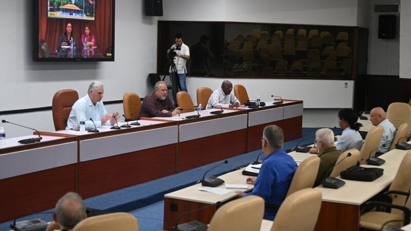 Evalúa presidente cubano labores restaurativas tras huracán Ian