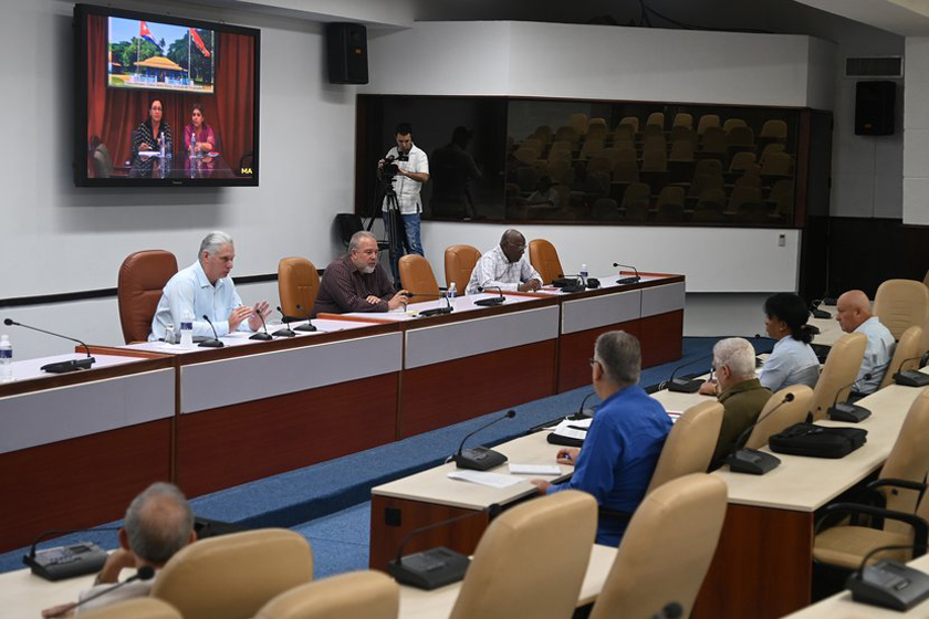 Evalúa presidente cubano labores restaurativas tras huracán Ian