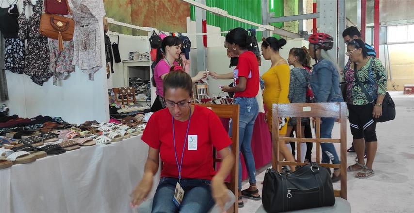 Celebran feria de artesanía en ciudad patrimonio de Cuba