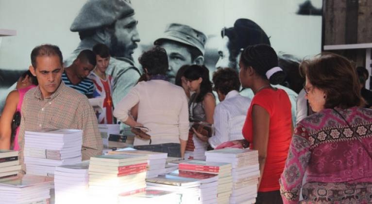 Presentan «En marcha con Fidel», a 25 años de su primera edición