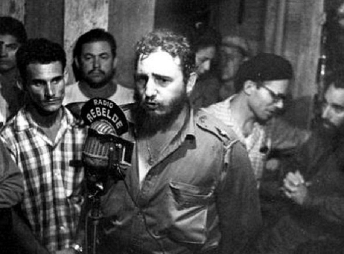 Presidente de Cuba saluda 65 años de emisora Radio Rebelde