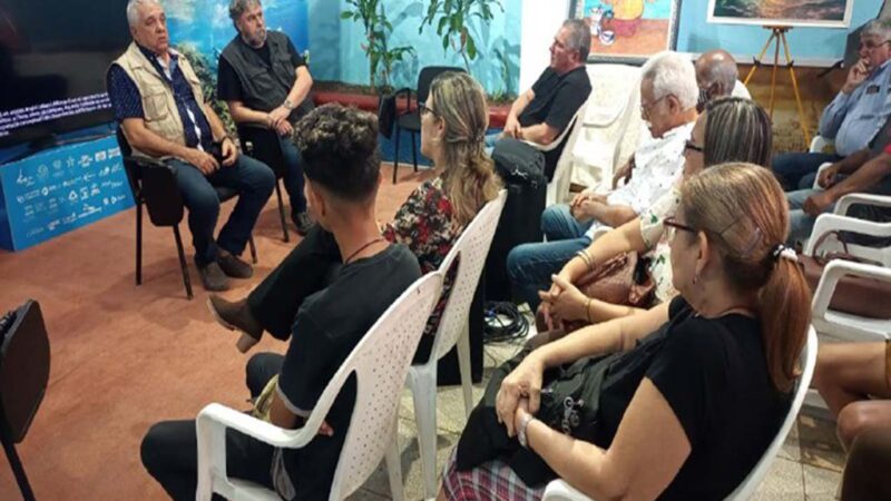 Sesiona en Cuba escuela iberoamericana de fotografía y pintura subacuáticas