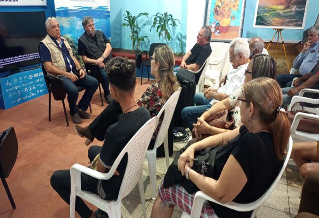 Sesiona en Cuba escuela iberoamericana de fotografía y pintura subacuáticas