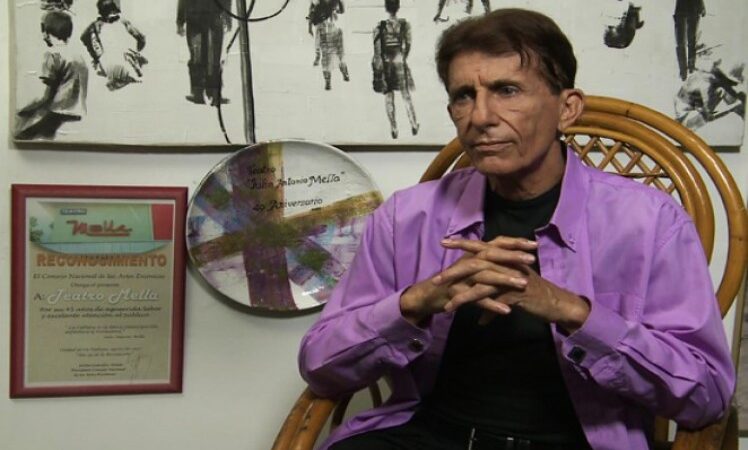 Nicolás Dorr y el encargo del escritor