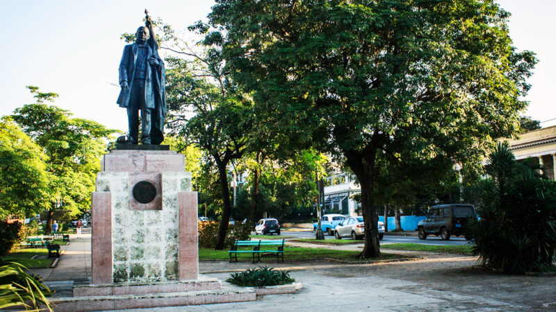 Rinden en Cuba homenaje a Benito Juárez