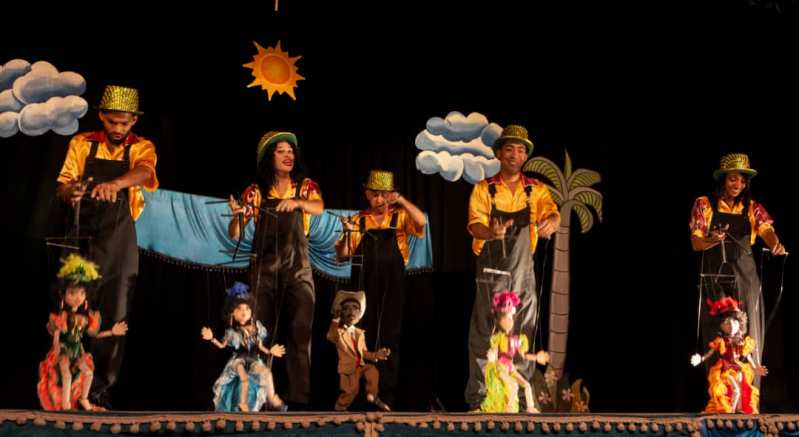 Moviendo la inclusión con la compañía de marionetas Hilos Mágicos