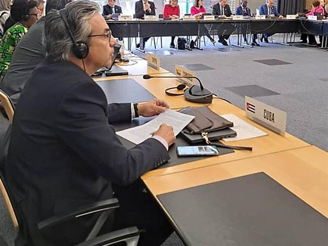 Denuncia Cuba obstáculo del bloqueo de EEUU en transformación digital